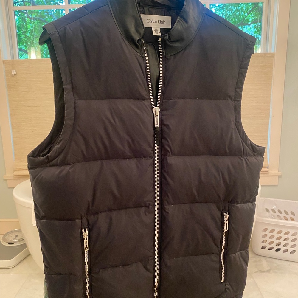 Calvin Klein men's puffer vest in black